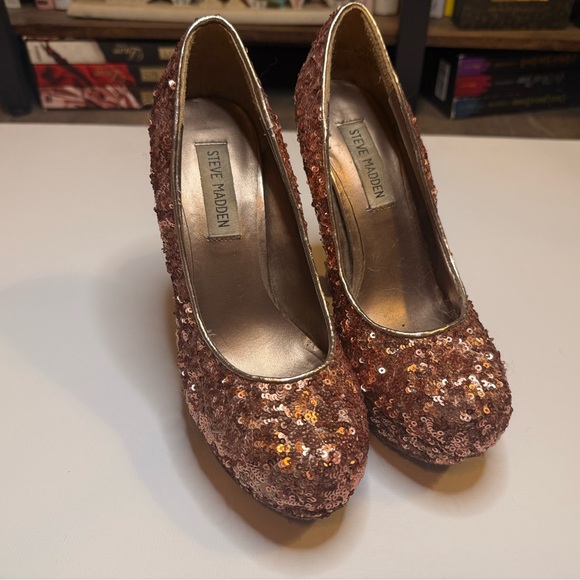Steve Madden Glittering Rose Gold Heels - Picture 1 of 3